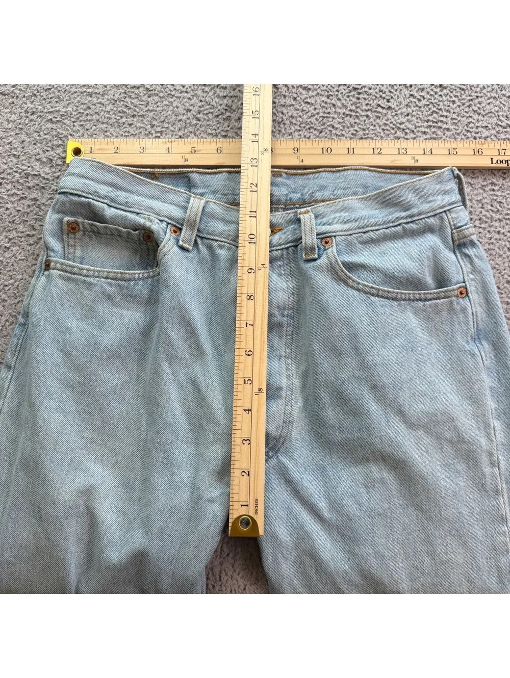 Vintage 90s Levis 501 Button Fly Light Wash Straight Leg Jeans 33x32 Made in USA